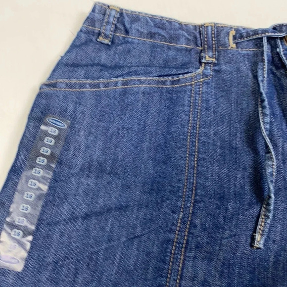 OLD NAVY NWT GIRLS JEAN SHORTS SIZE 16 - Picture 3 of 4